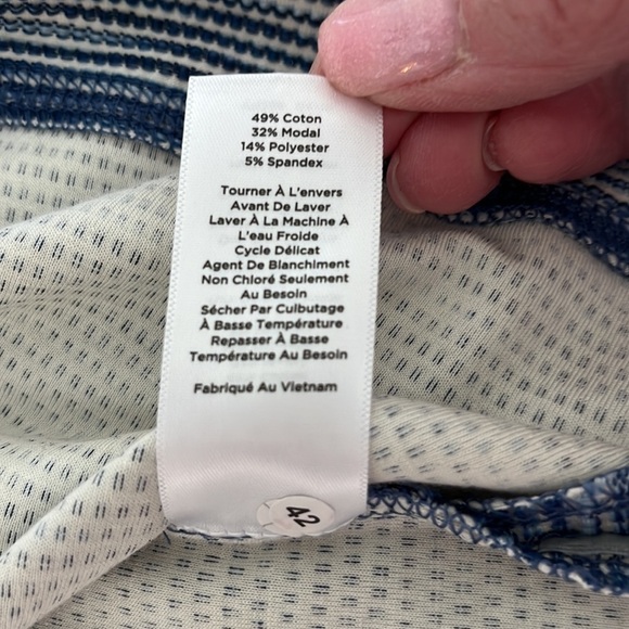 NWOT T by Talbots Women’s Blue Striped Top Size Large - Picture 10 of 10